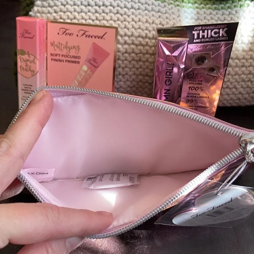 Too Faced Bundle - Picture 4 of 5